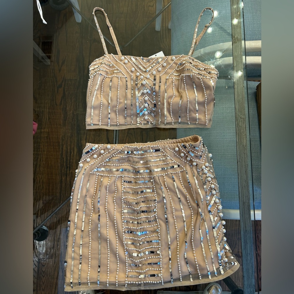 Tan pearl set from y & i boutique. Never worn tags still attached.